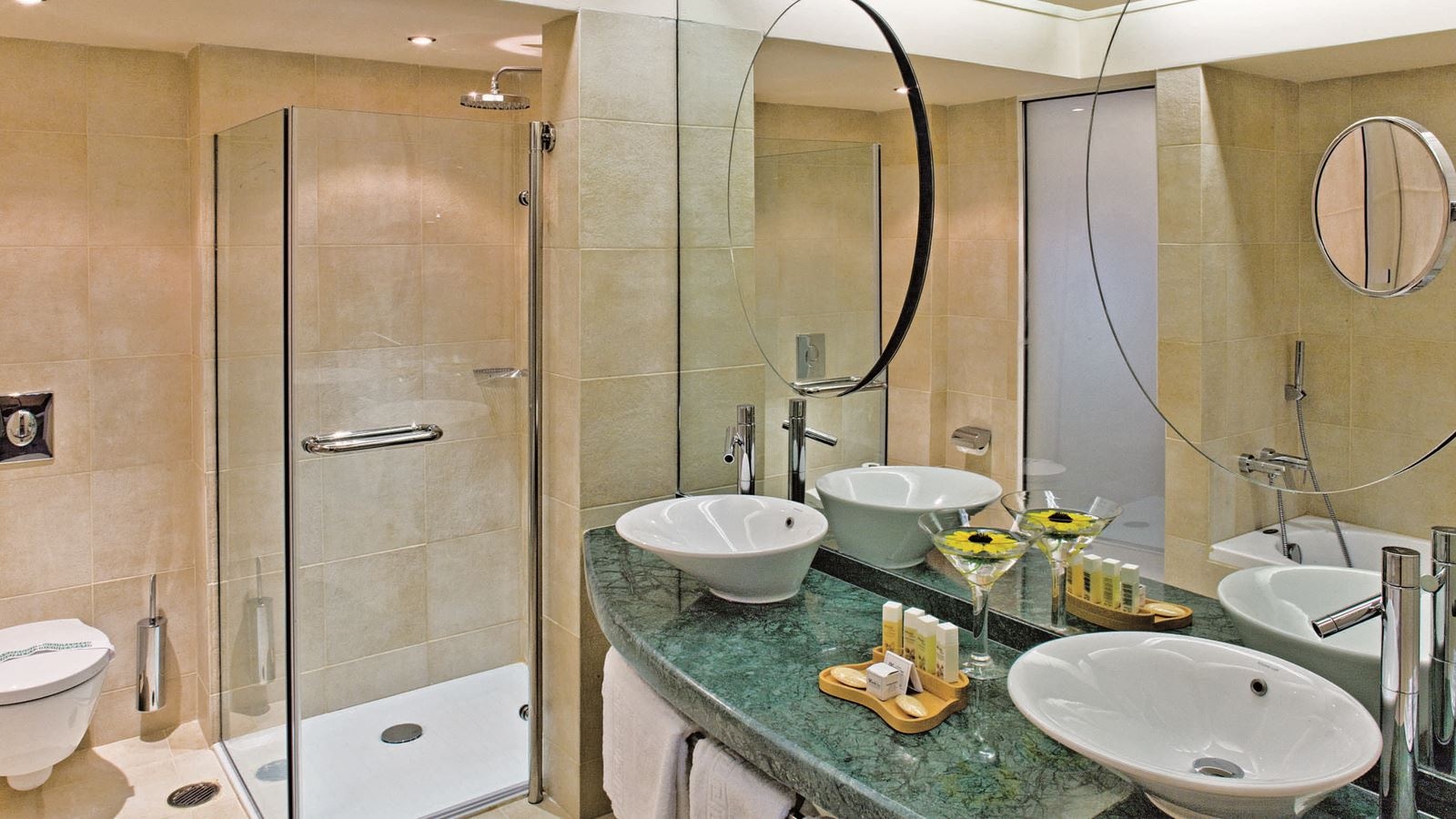 rooms-executive-suite-with-balcony