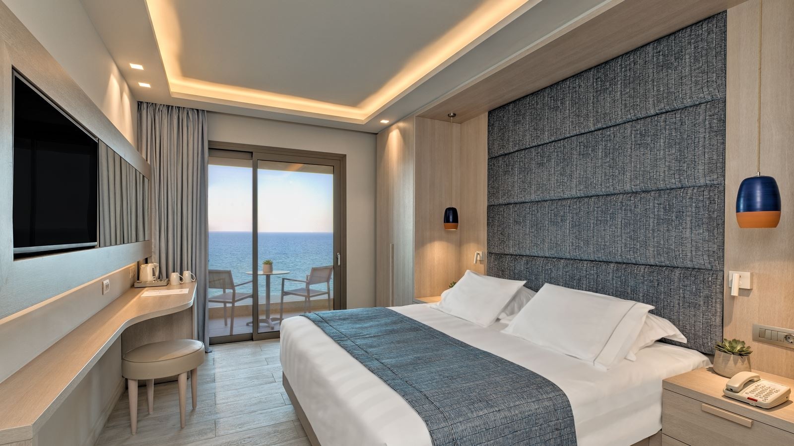 rooms-double-triple-room-sea-view