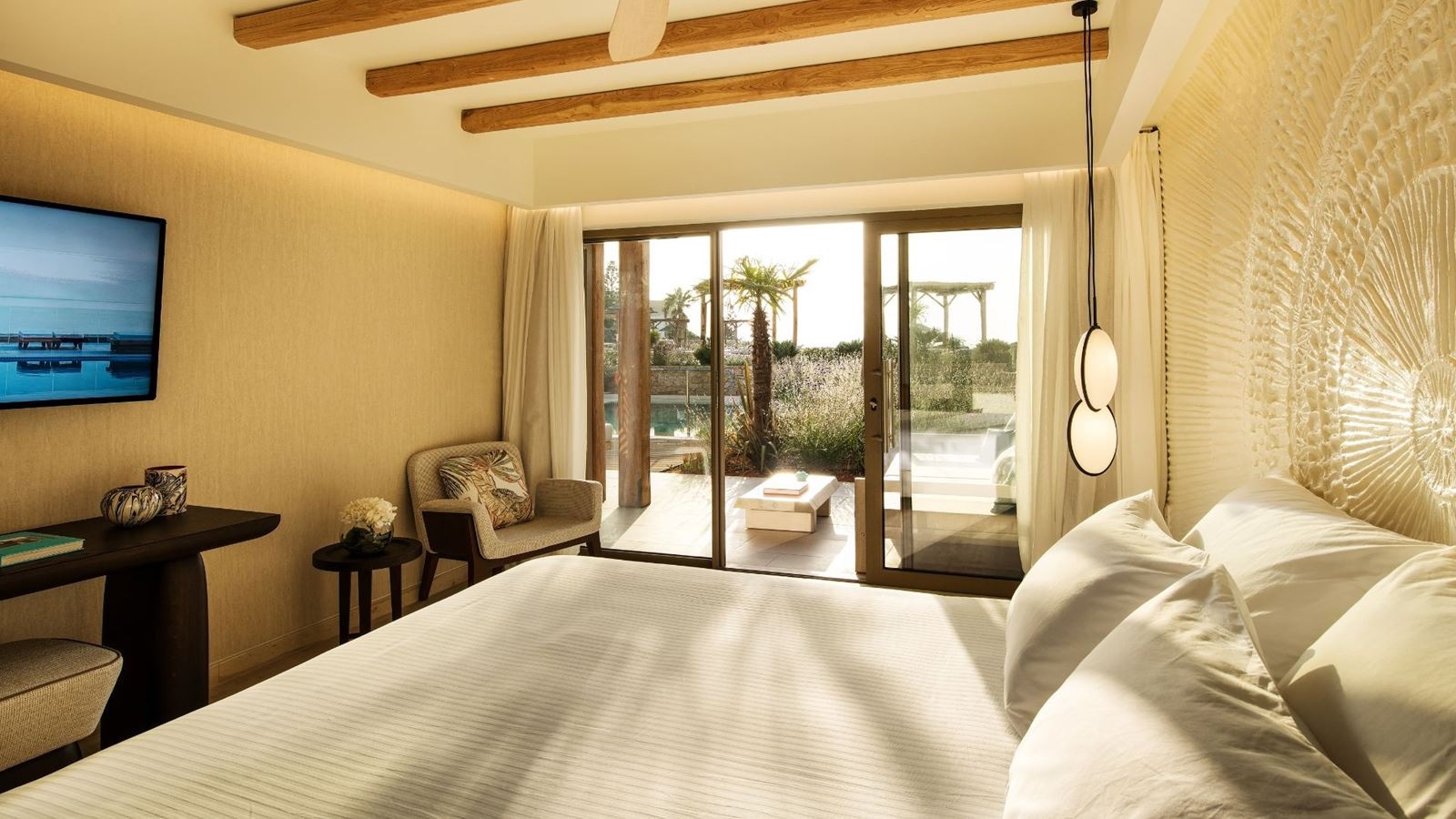 rooms-superior-double-swim-up-sharing-pool