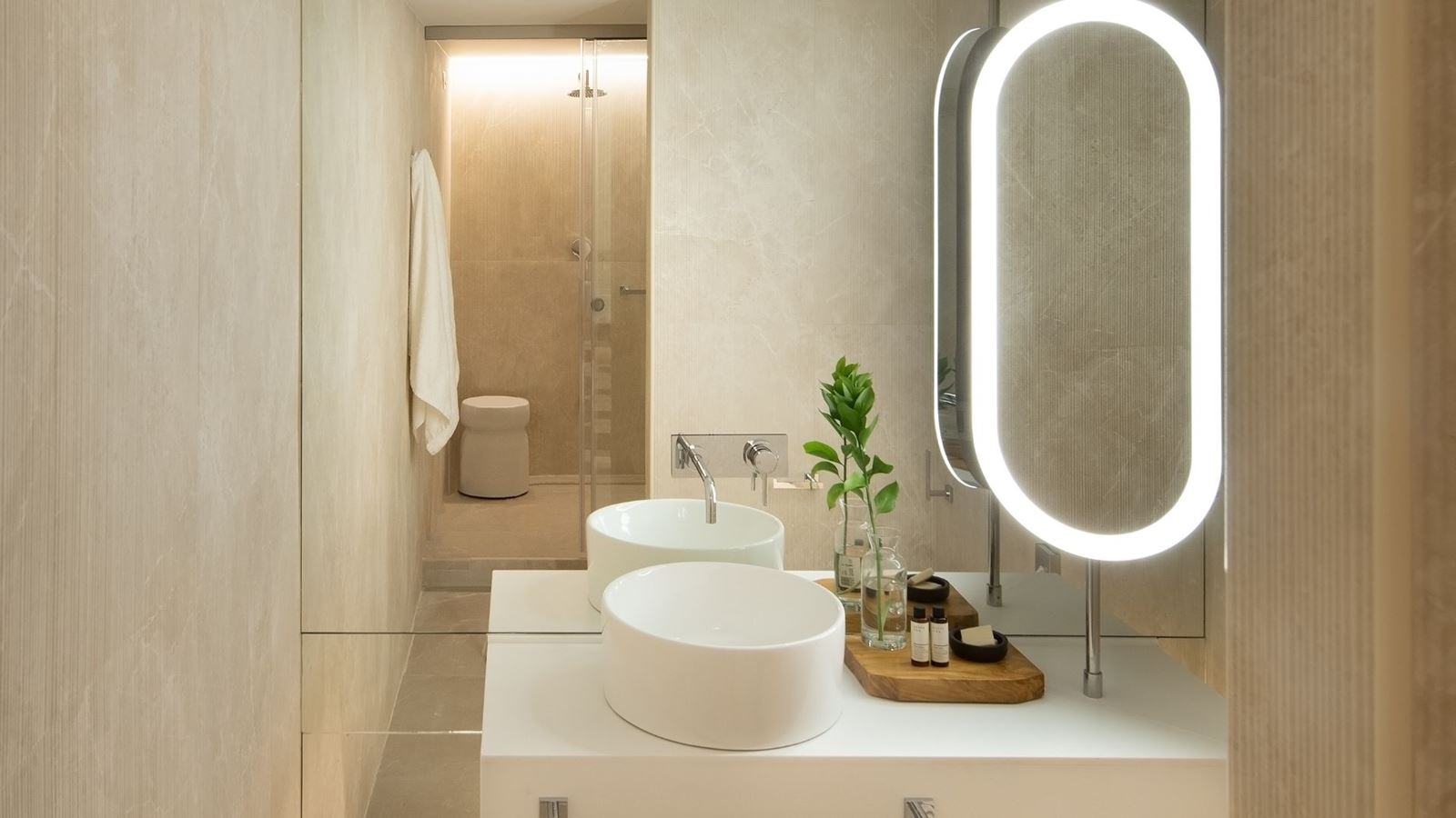 rooms-suite-sea-front-sharing-pool