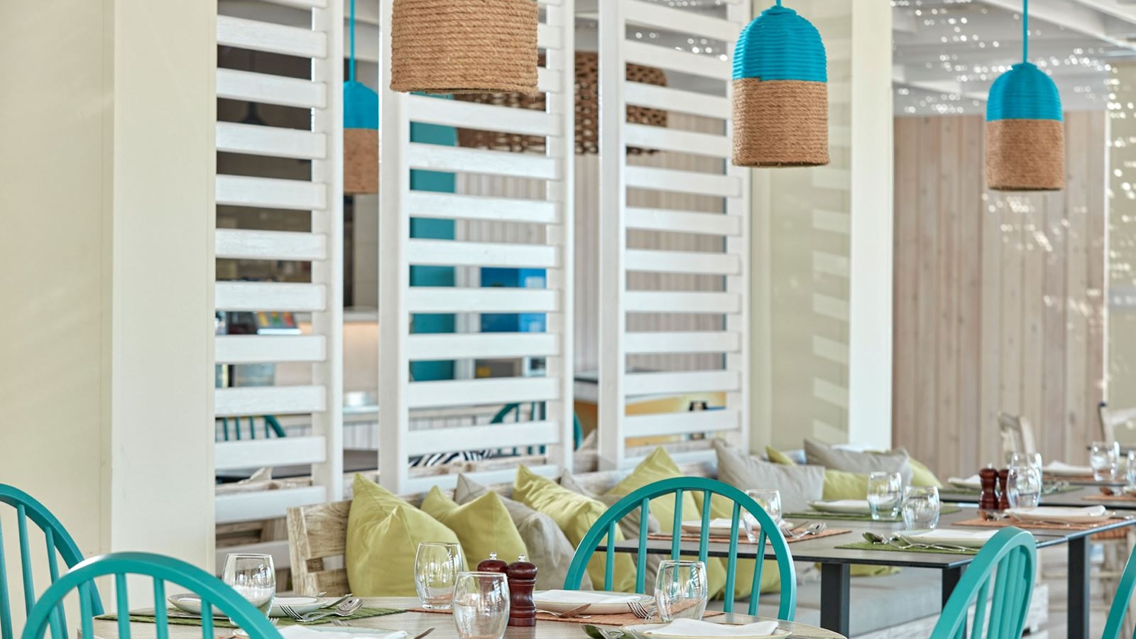 restaurants-taverna-greek-restaurant