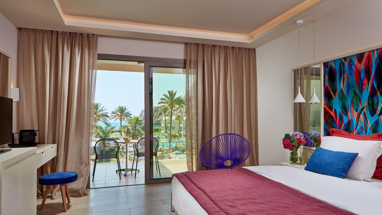rooms-premium-double-room-side-sea-view-balcony