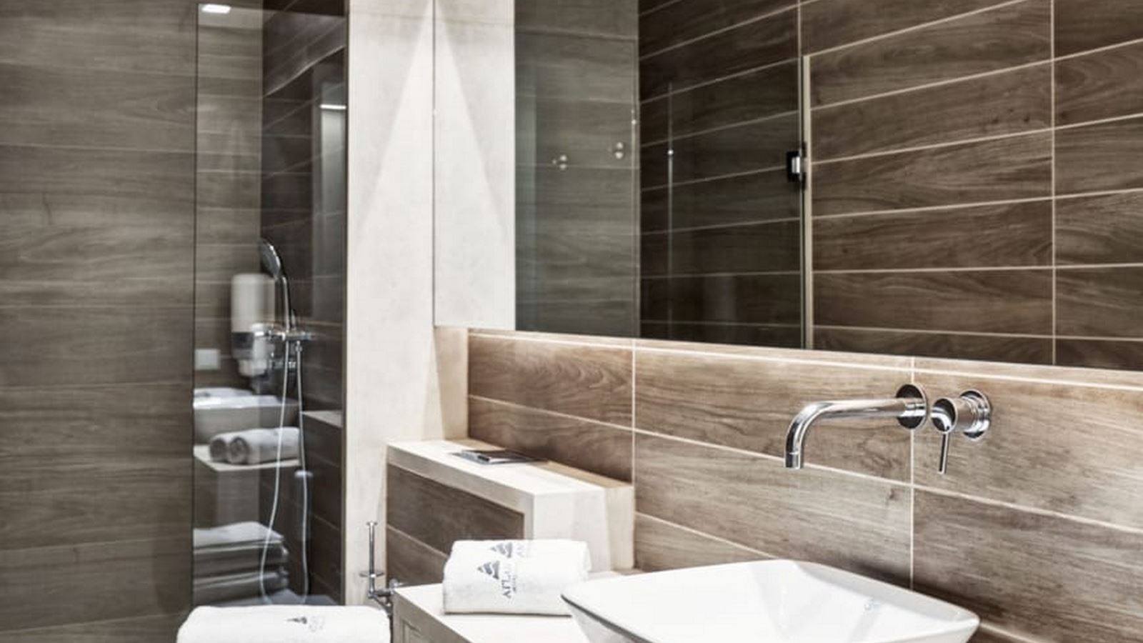 rooms-junior-suite-inland-view