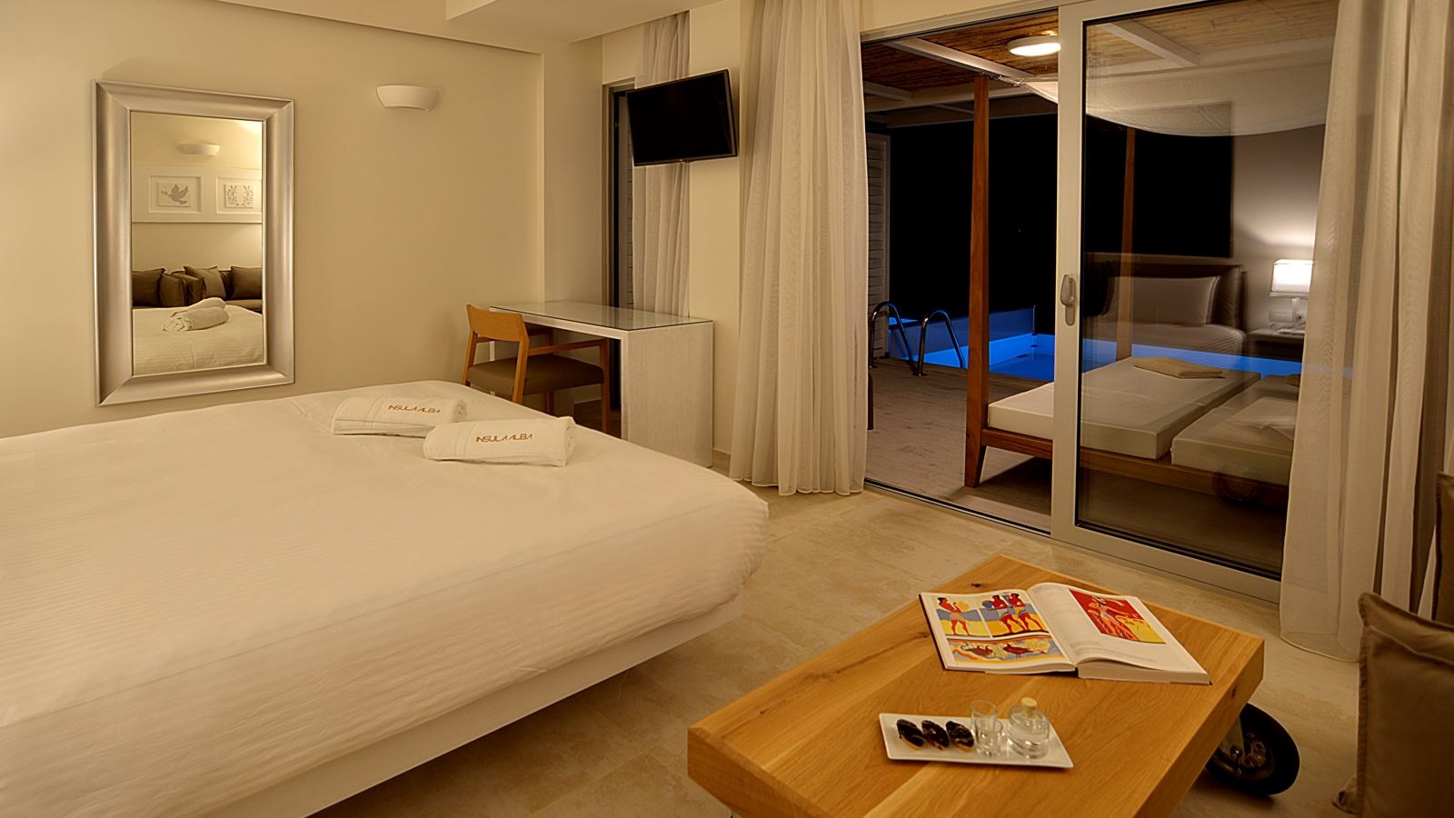 rooms-classic-room-with-private-pool