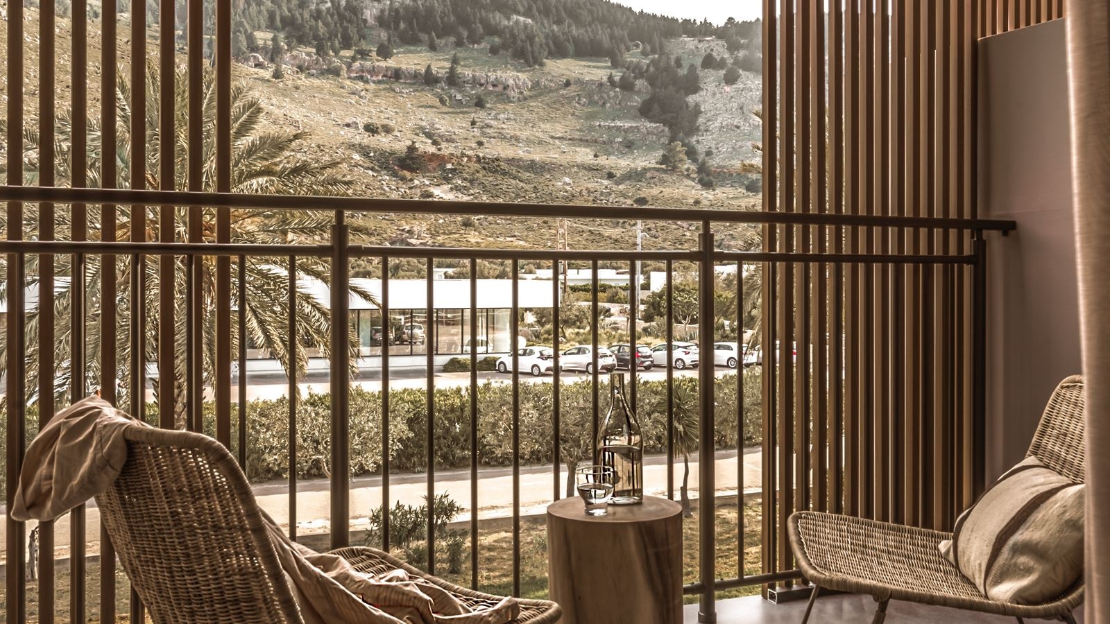 rooms-suite-balcony-or-terrace