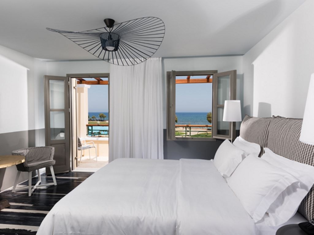 rooms-room-deluxe-sea-view