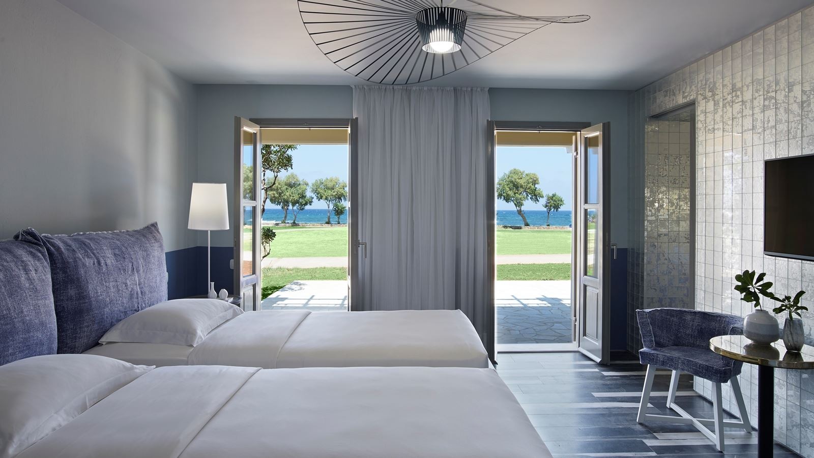 rooms-premium-2-bedrooms-suite-sea-view