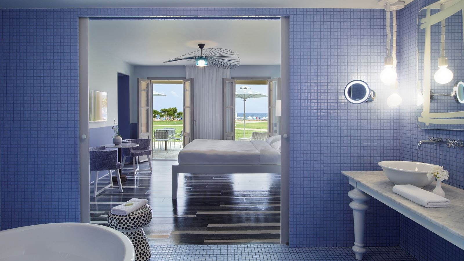 rooms-luxury-1-bedroom-suite-sea-view