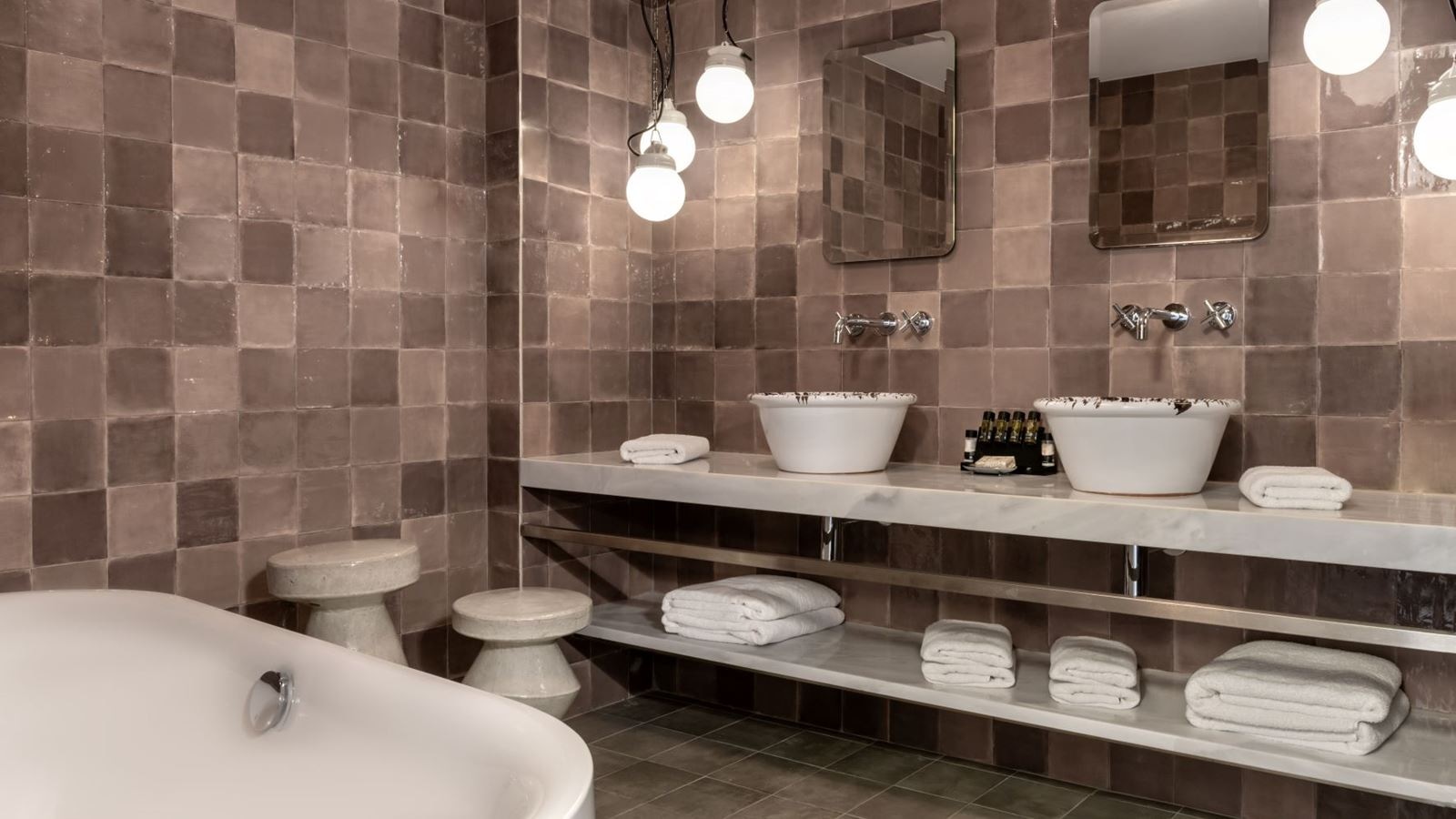 rooms-deluxe-family-suite-garden-view