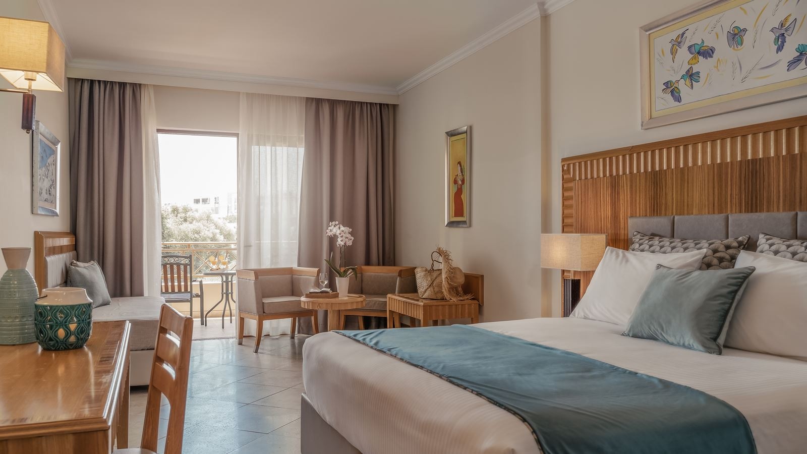 rooms-superior-double-gv-with-balcony-or-terrace