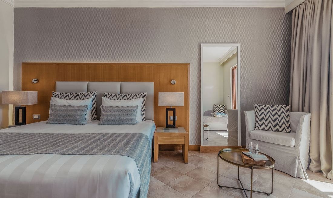 rooms-superior-single-gv-with-balcony-or-terrace