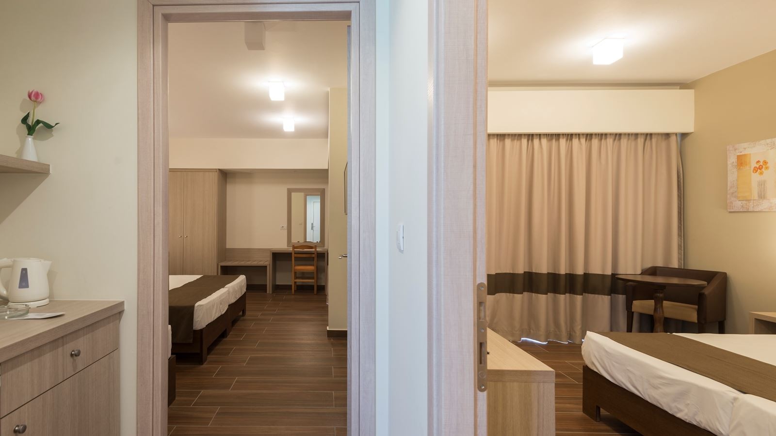 rooms-family-suite-2-rooms