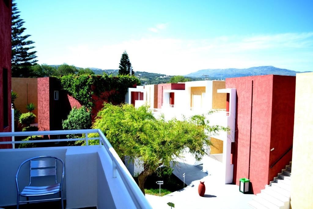 rooms-family-room-with-bunk-bed