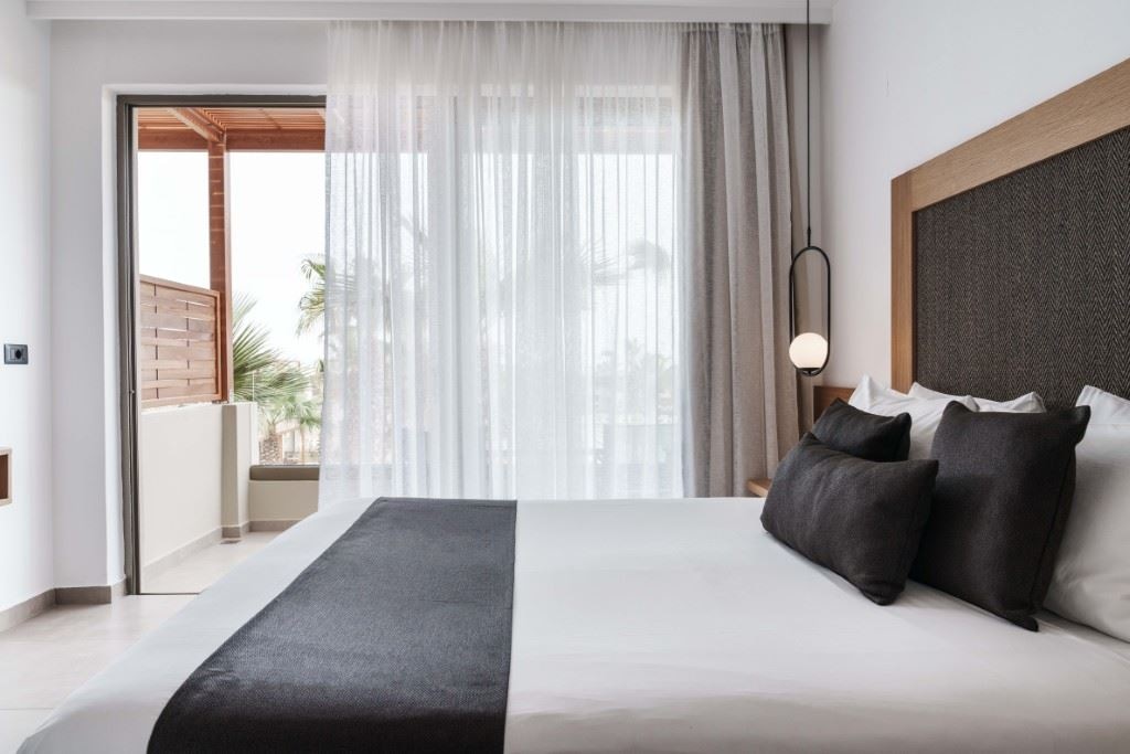 rooms-double-room-balcony-or-terrace