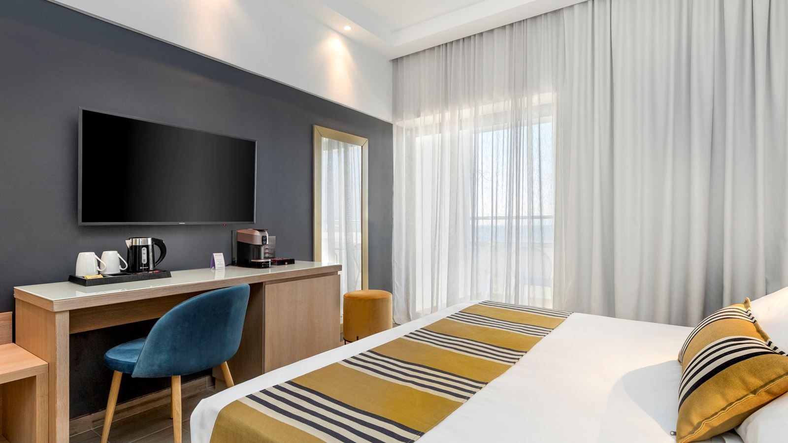 rooms-privilege-room-sea-view-balcony