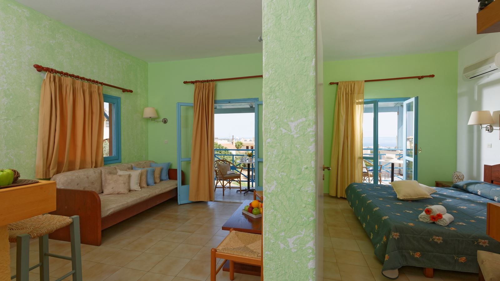 rooms-standard-apartment-balcony-or-terrace