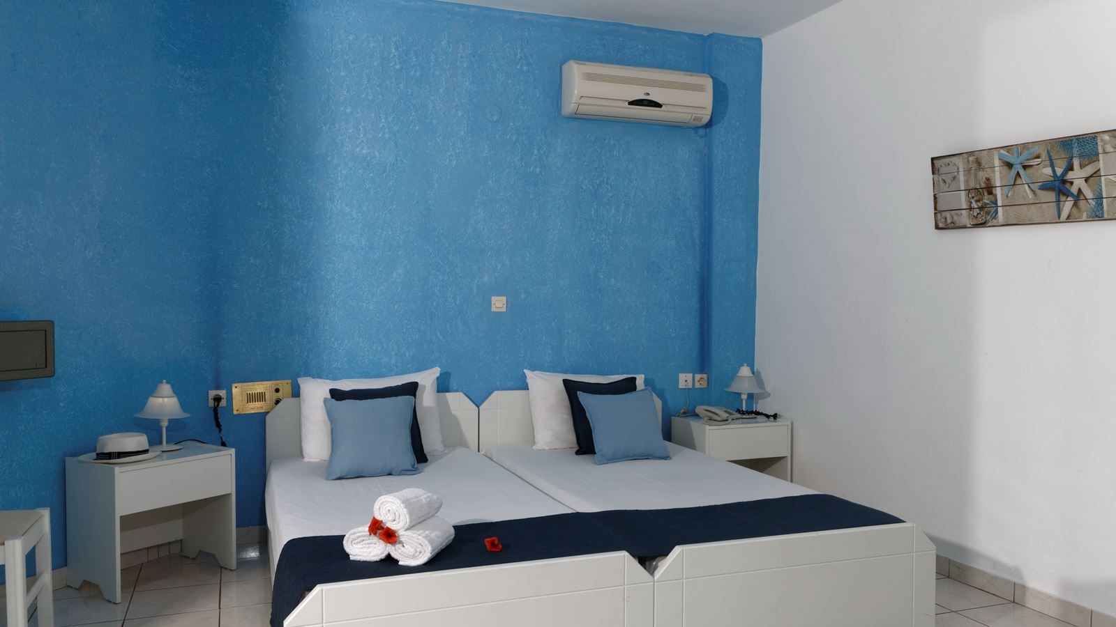 rooms-prenium-apartment-balcony-or-terrace