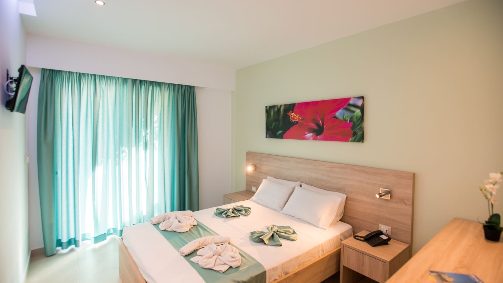 rooms-superior-double-pool-view-with-balcony-or-terrace