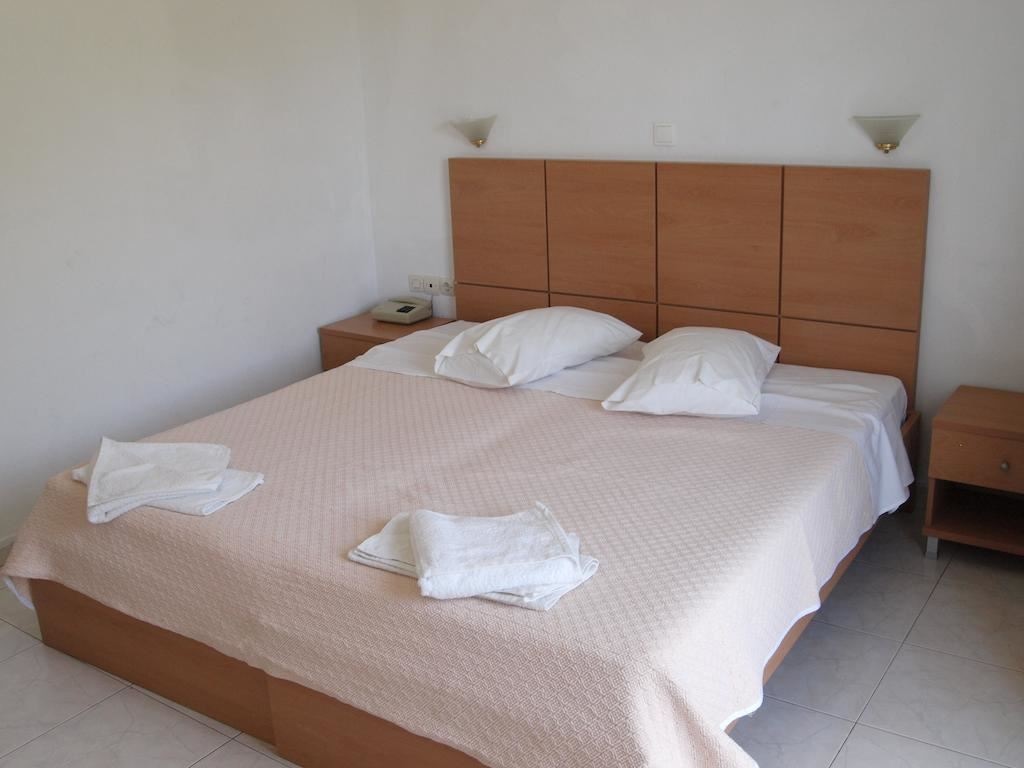 rooms-twin-or-double-standard-room-balcony-or-terrace