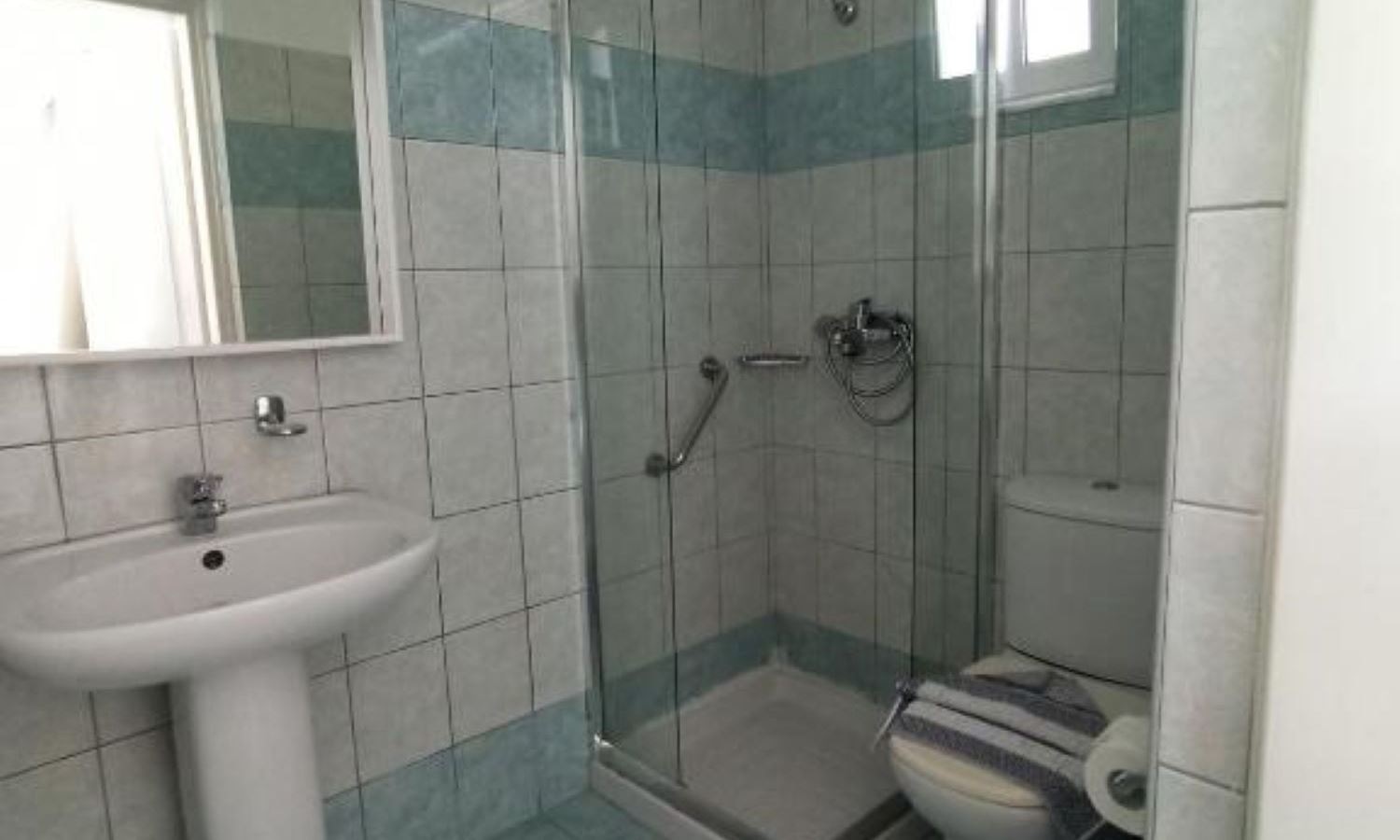 rooms-triple-room-balcony-or-terrace