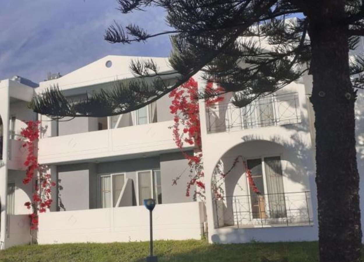 rooms-triple-room-balcony-or-terrace