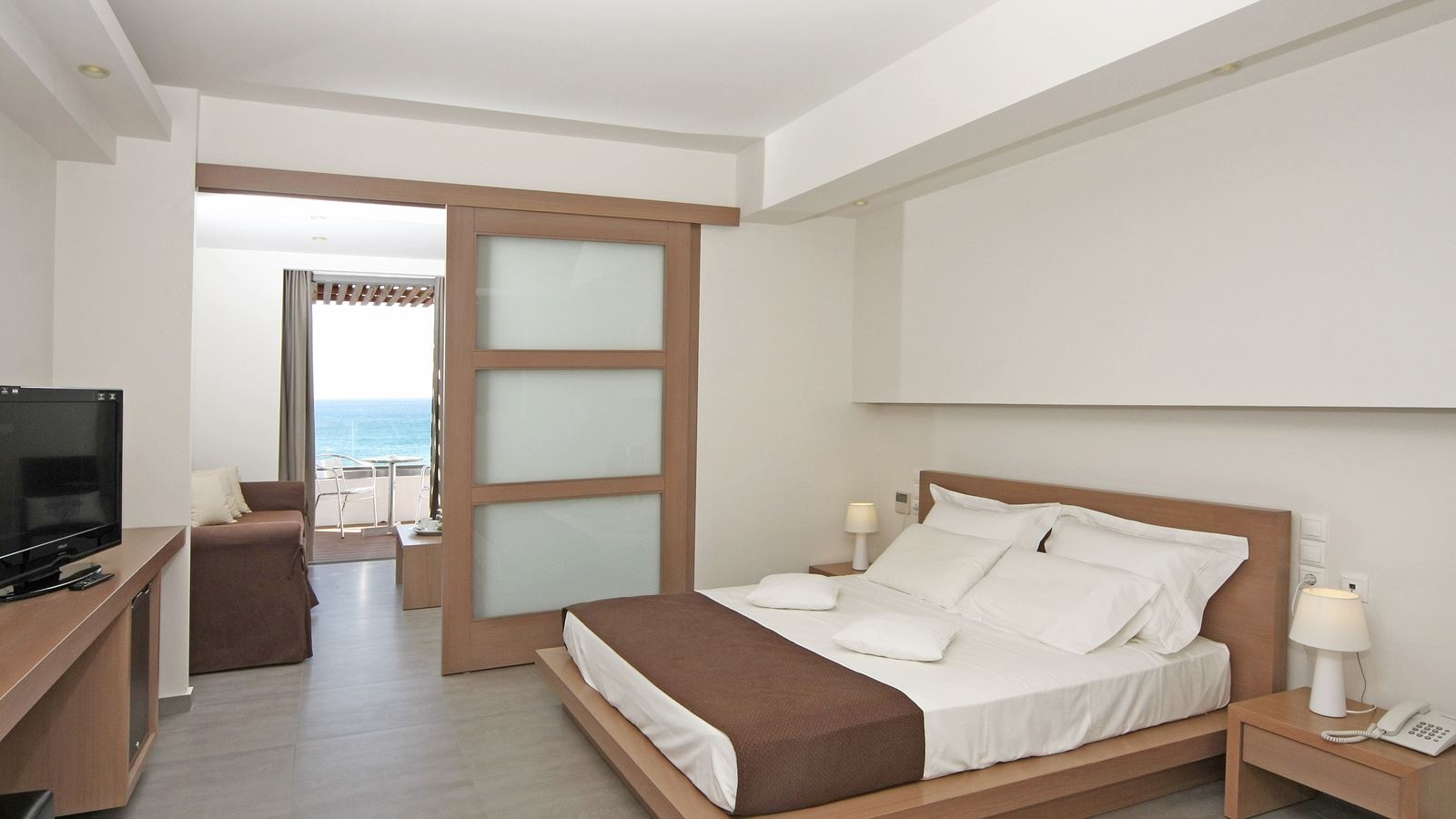 rooms-junior-suite-sliding-door-mvsv