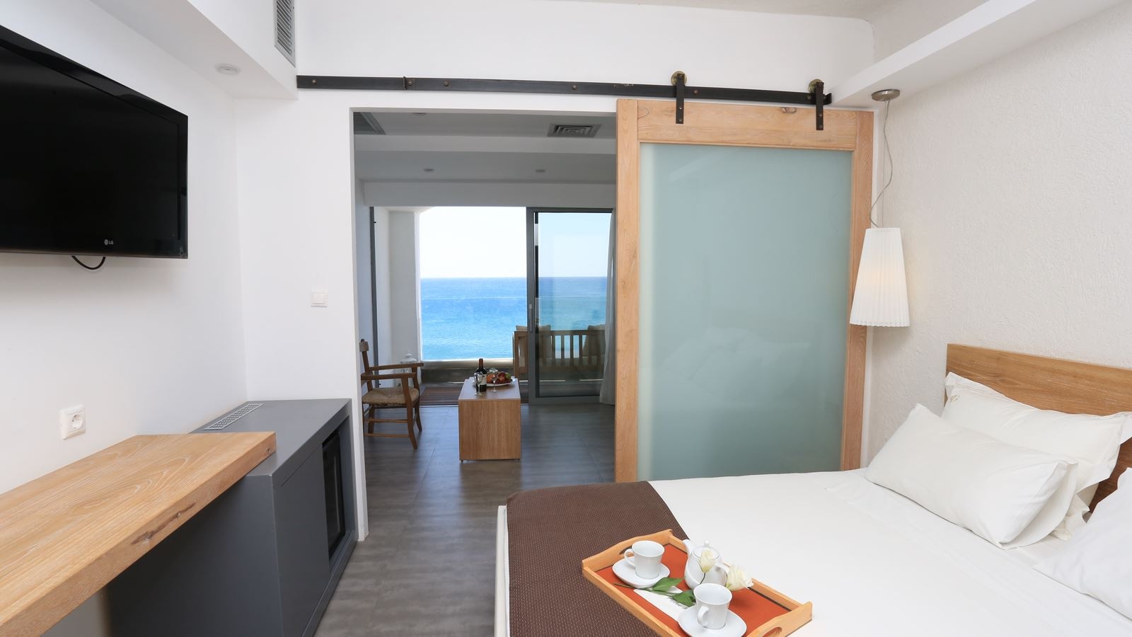 rooms-junior-suite-sliding-door-mvsv