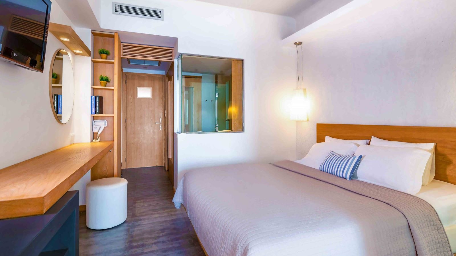 rooms-junior-suite-sliding-door-mvsv