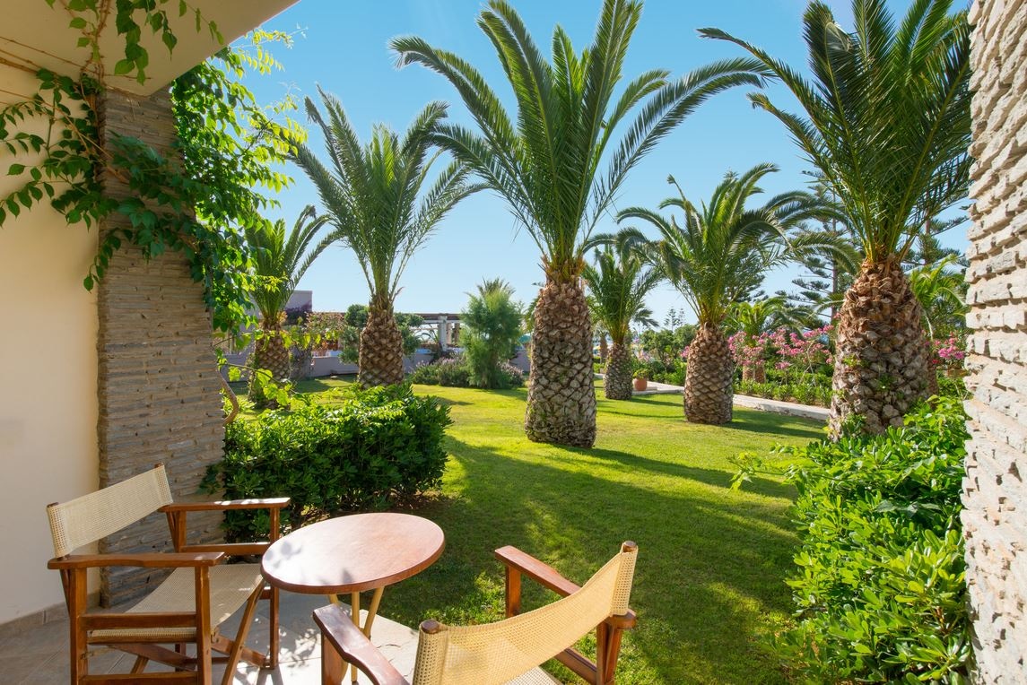 rooms-room-double-garden-view