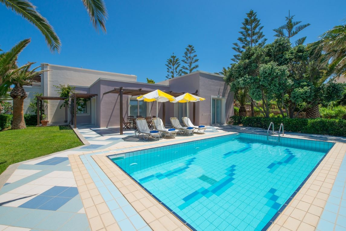 rooms-deluxe-suite-sea-view-swim-up