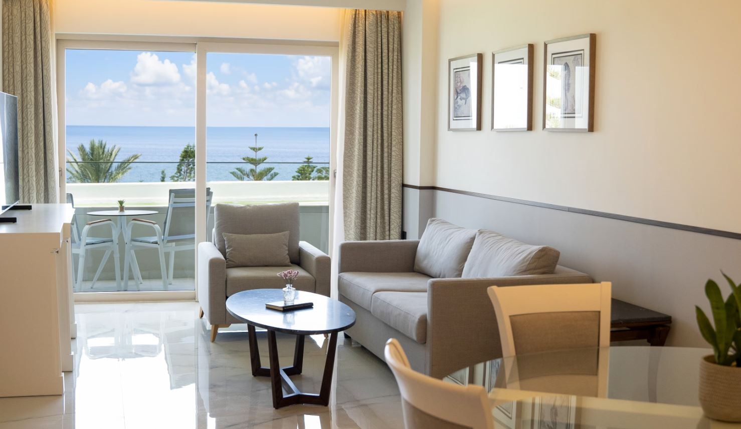 rooms-suite-superior-sea-view