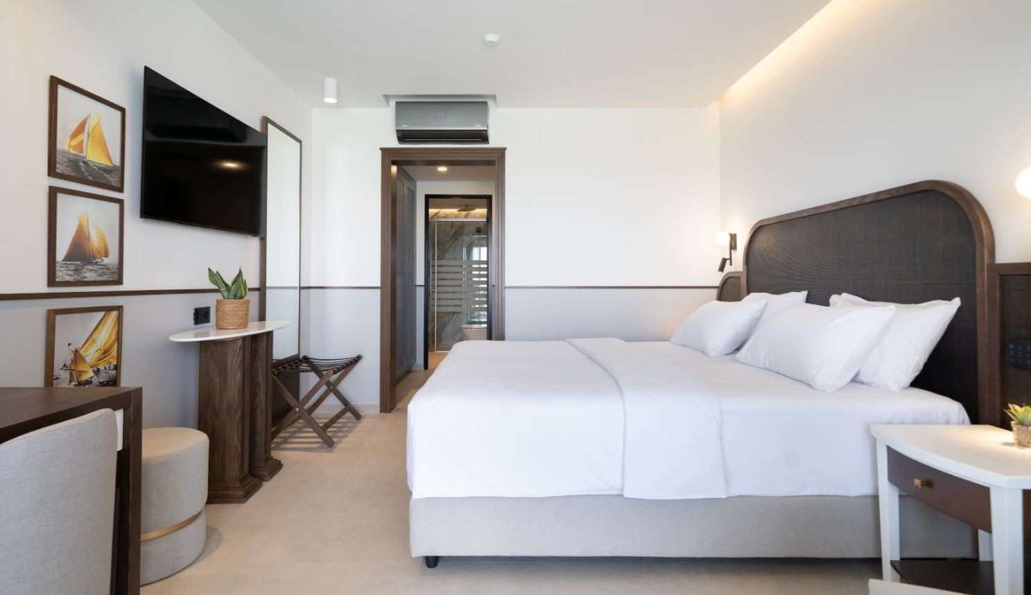 rooms-suite-deluxe-sea-view-swim-up