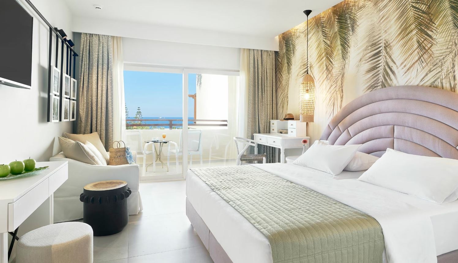 rooms-room-family-mainbuilding-seaview