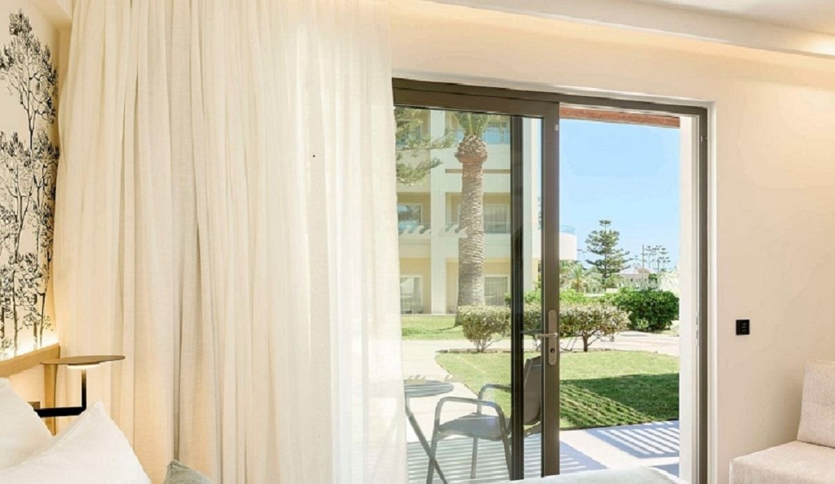 rooms-bungalow-family-garden-view