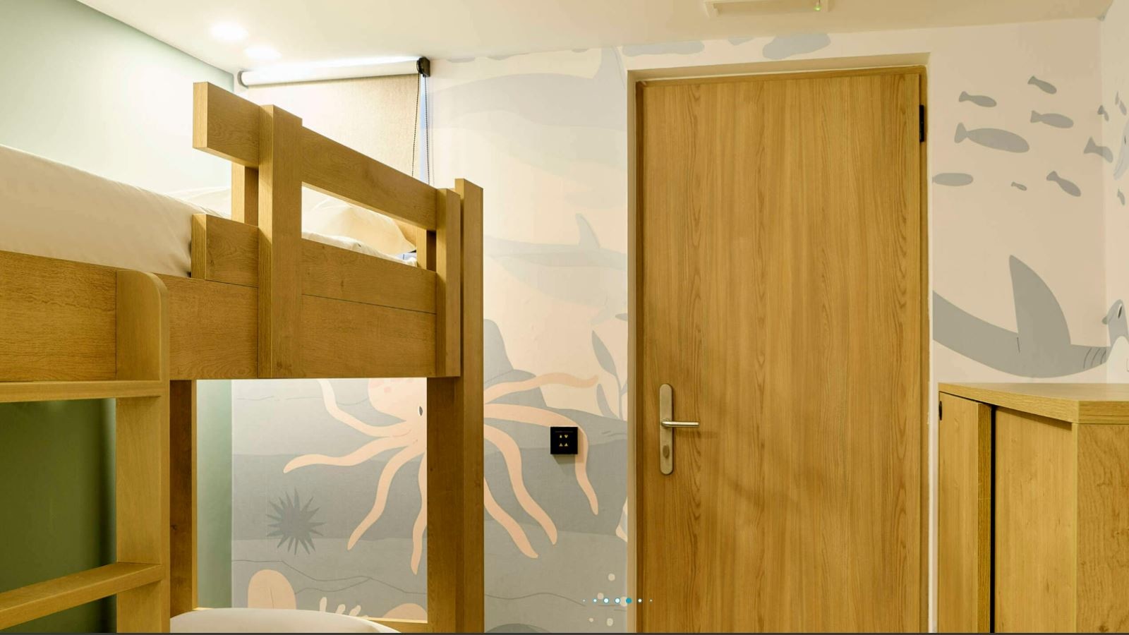 rooms-bungalow-family-garden-view