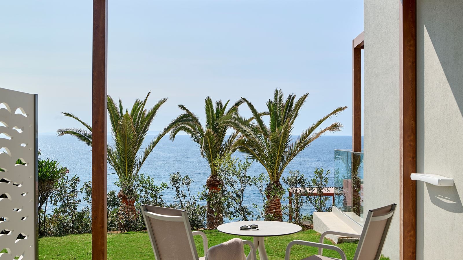 rooms-bungalow-family-panoramic-sea-view
