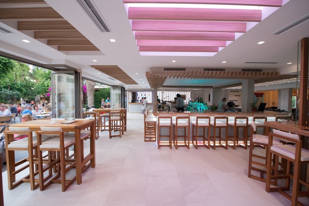 bars-main-bar-mythos