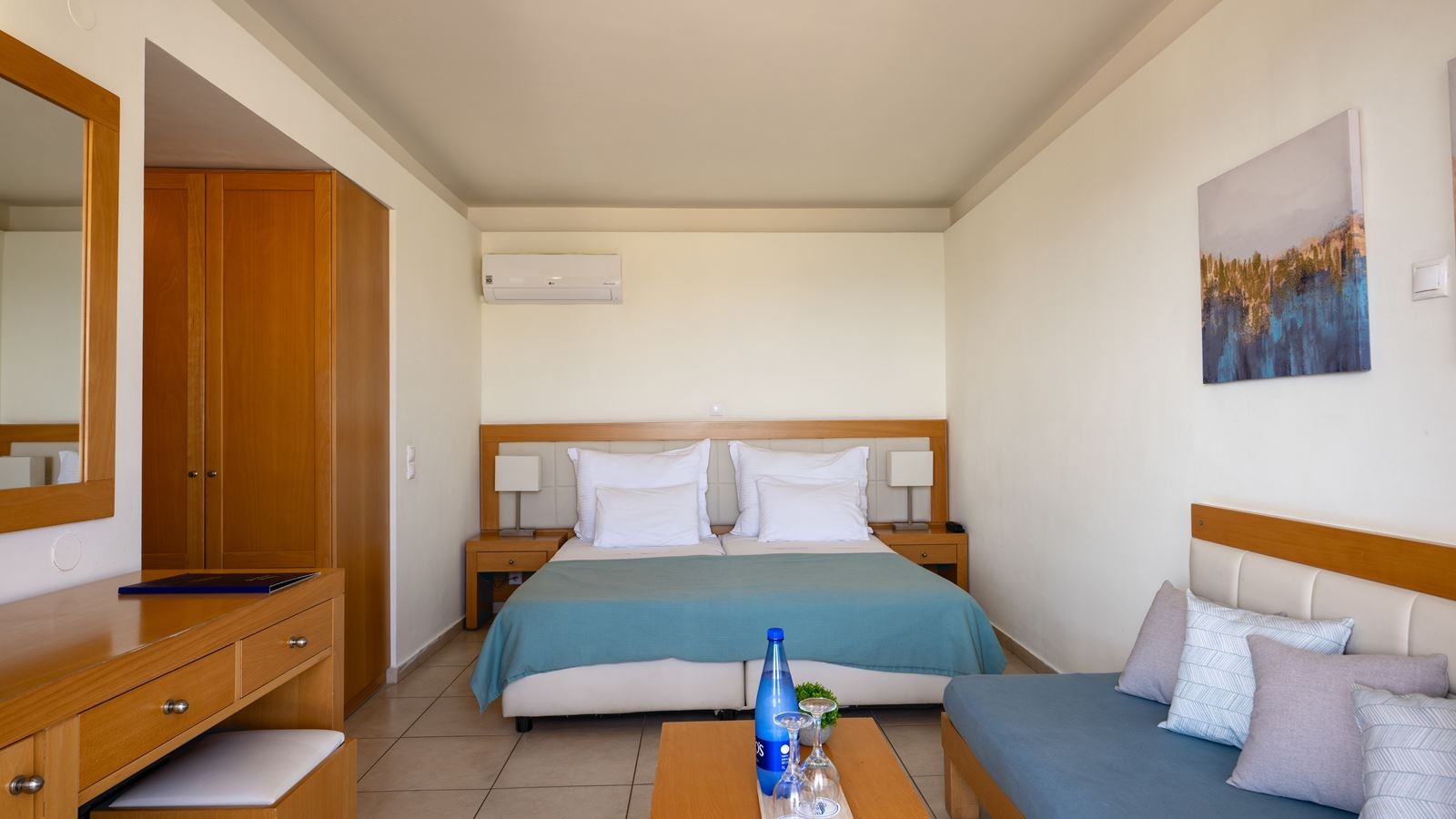 rooms-bungalow-inland-view-or-side-sea-view-with-balcony