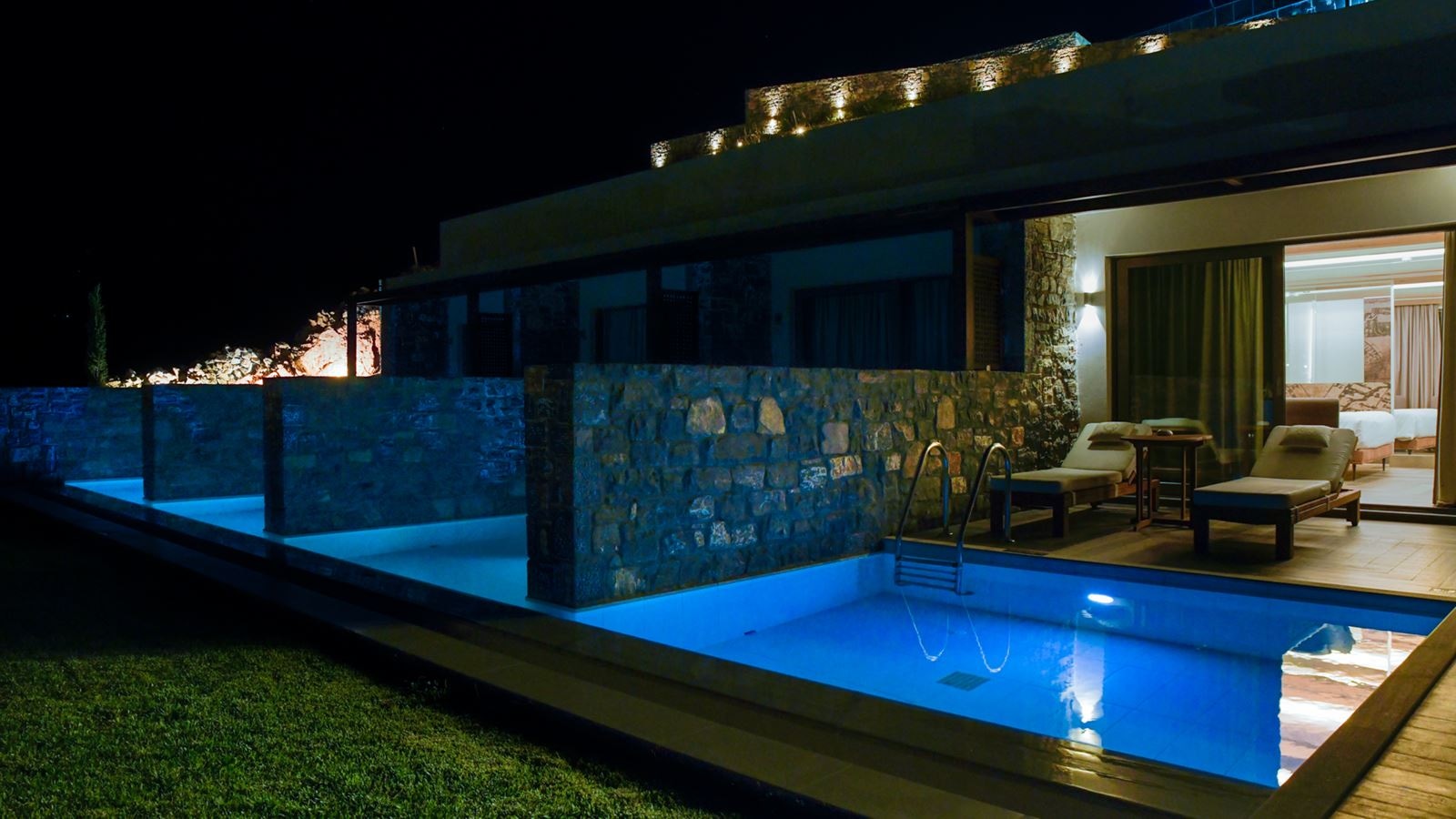 rooms-room-deluxe-seaview-privatepool