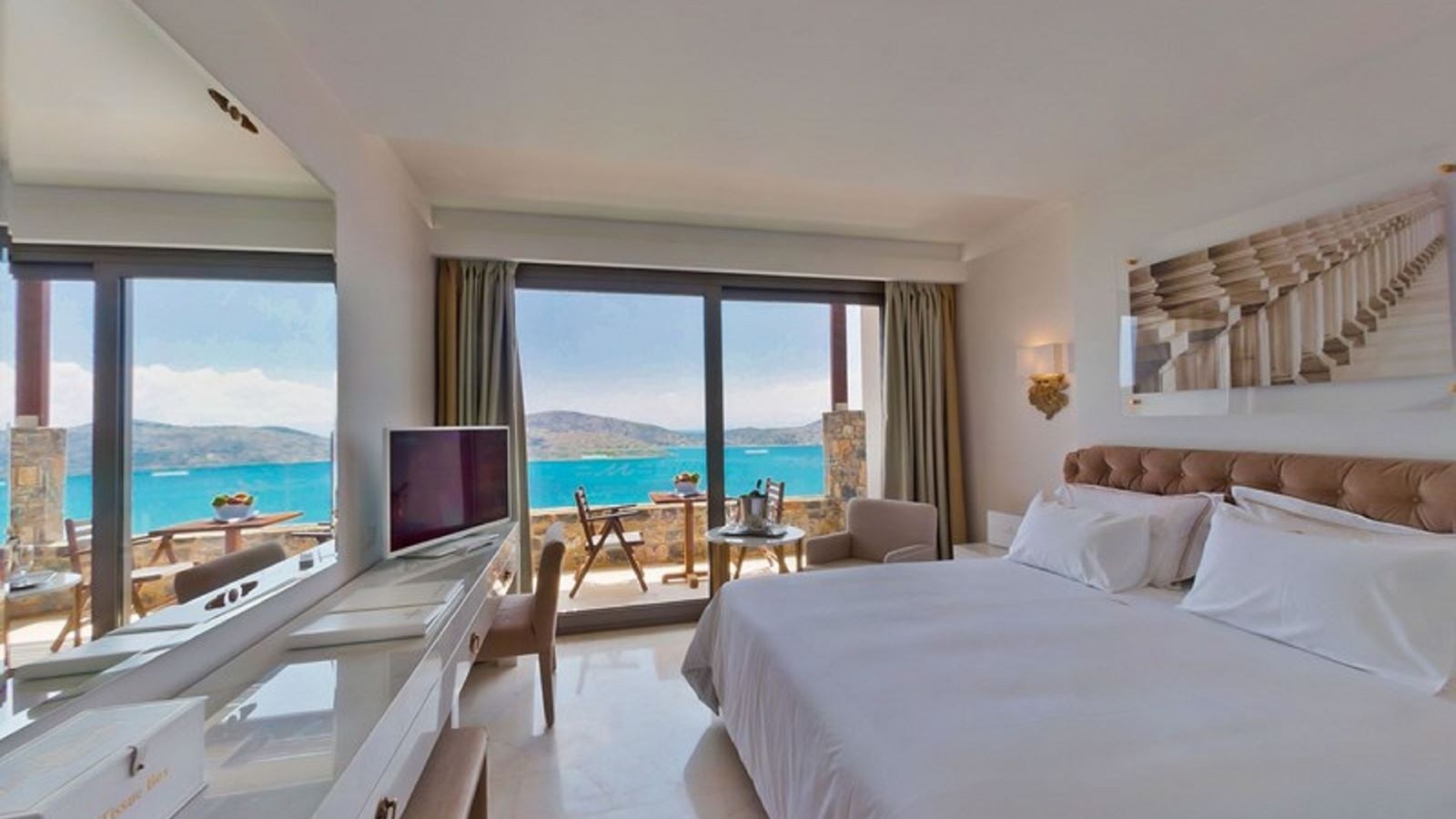rooms-deluxe-room-sea-view