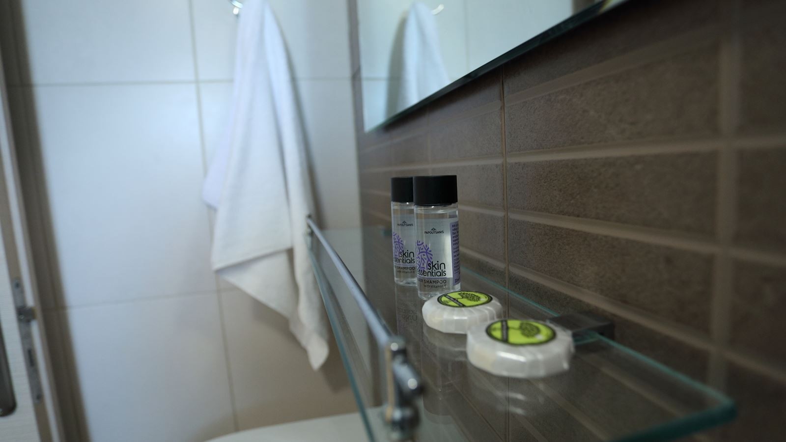 rooms-quadruple-room