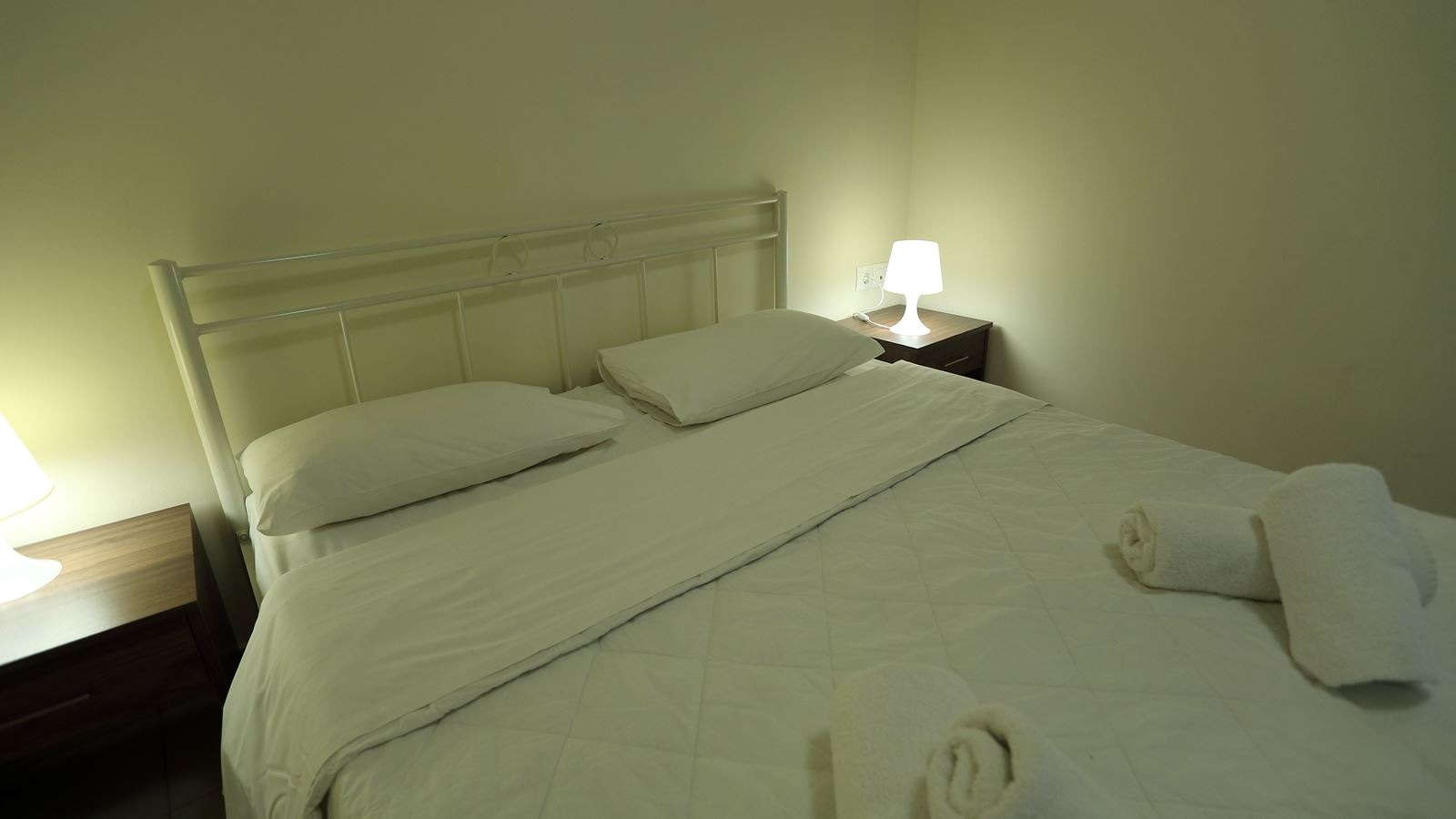 rooms-quadruple-room