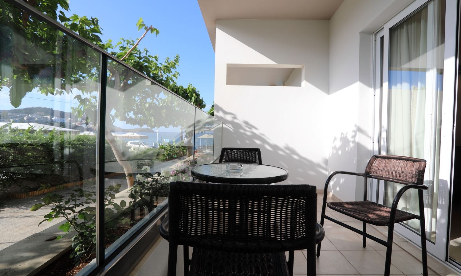 rooms-quadruple-room