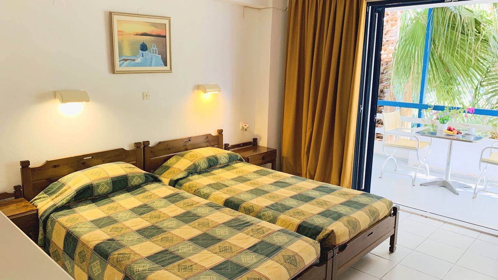 rooms-studio-city-view