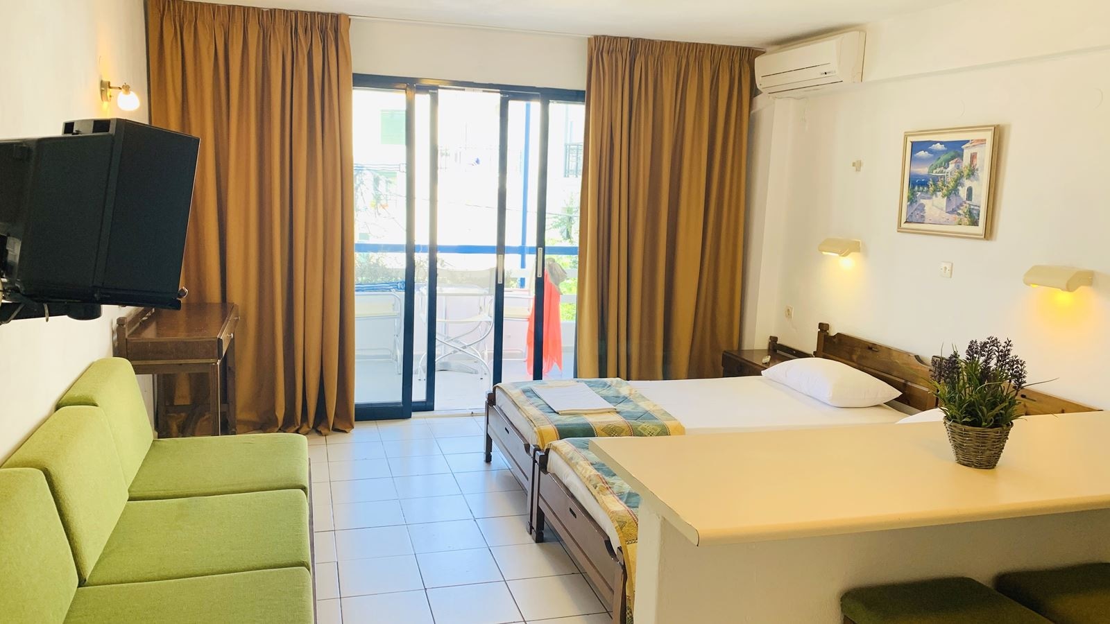 rooms-studio-city-view