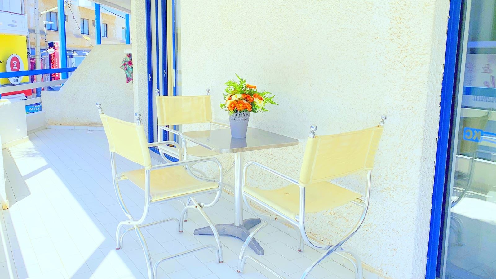 rooms-apartment-city-view