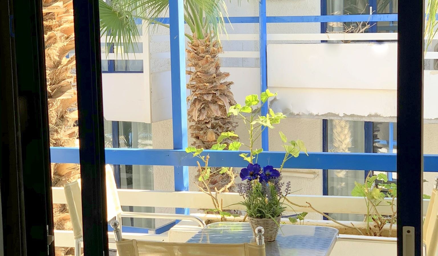 rooms-connected-studios-city-view