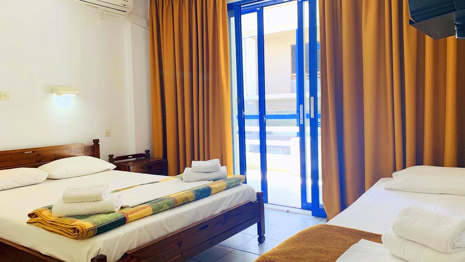 rooms-superior-apartment-city-view