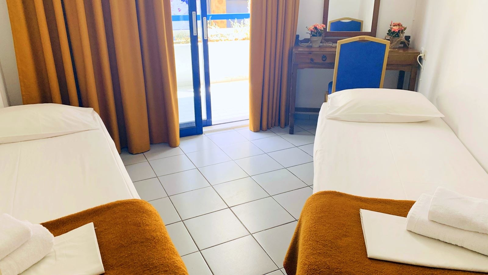 rooms-superior-apartment-city-view