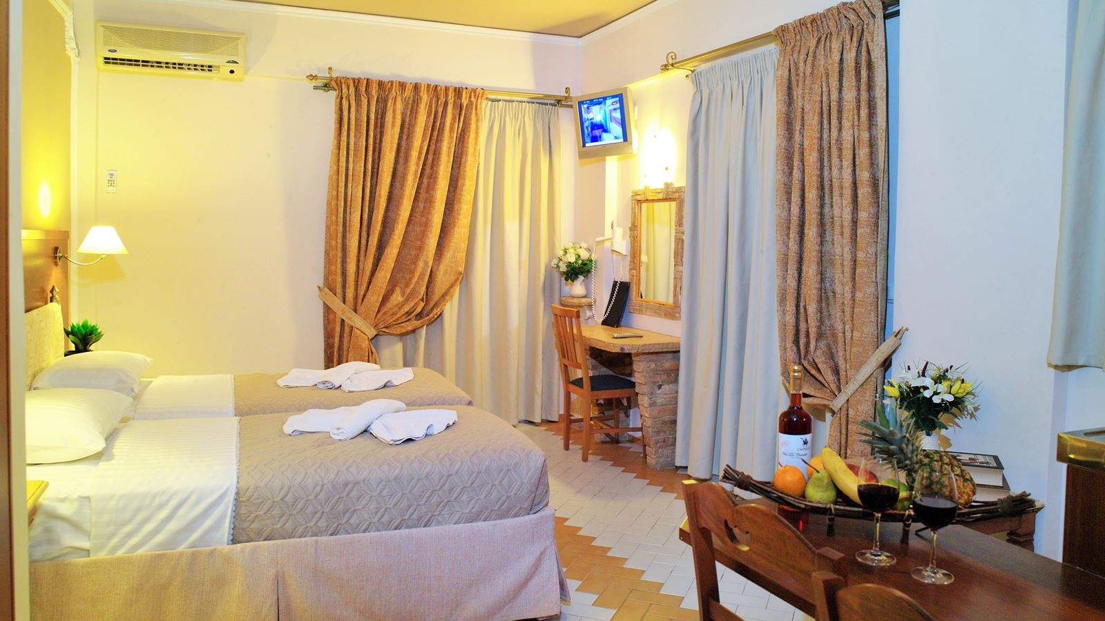 rooms-superior-triple-studio